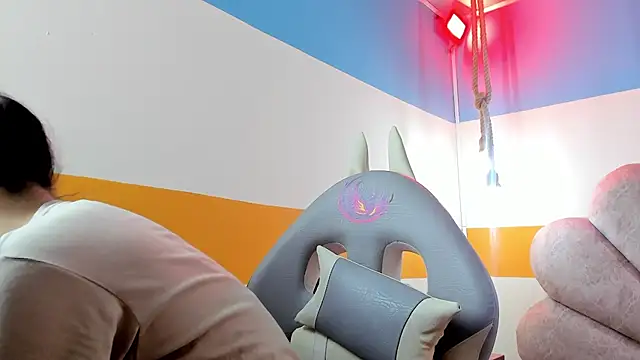 Snapshot of moon_winy chatting on 10.25.25 moon winy online show from 10.25.25