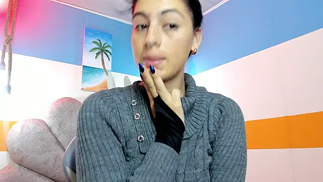 Snapshot of moon_winy chatting on 10.30.25 moon winy online show from 10.30.25