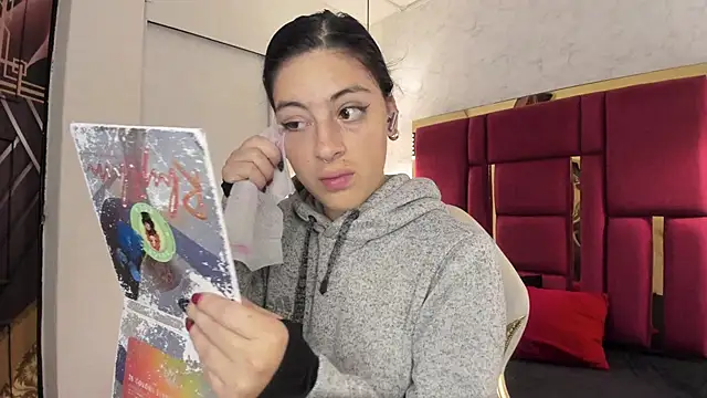 Snapshot of moon_winy chatting on 11.05.25 moon winy online show from 11.05.25