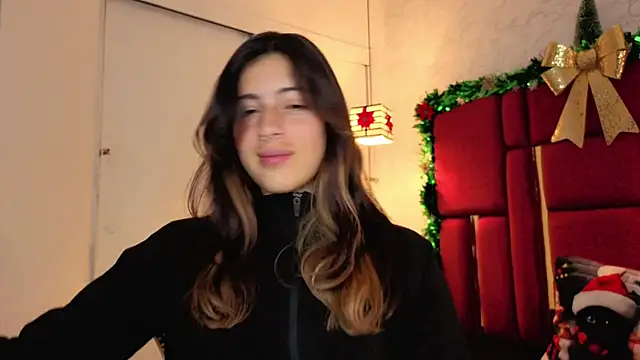 Snapshot of moon_winy chatting on 12.16.25 moon winy online show from 12.16.25