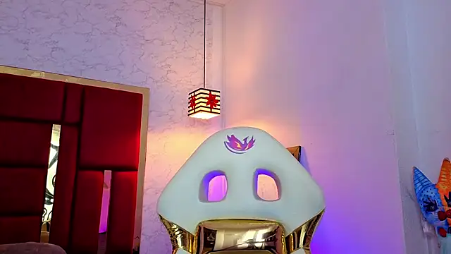 moon winy online show from 05.12.26