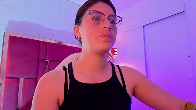 Snapshot of moon_winy chatting on 06.29.26 moon winy online show from 06.29.26