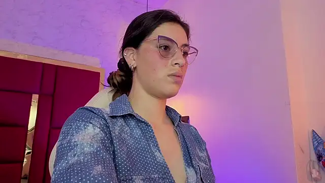 Snapshot of moon_winy chatting on 07.27.26 moon winy online show from 07.27.26