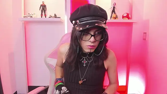 Snapshot of Lullaby_Charade chatting on 11.07.25 Lullaby Charade online show from 11.07.25