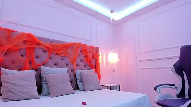  hanna bakerr  online show from 10.30.25