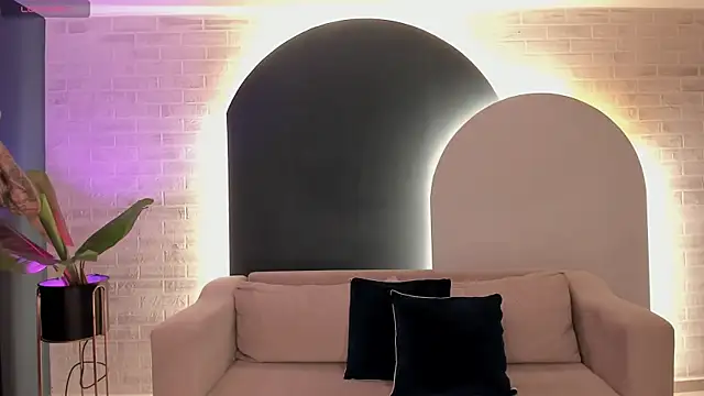 Snapshot of ChristineFord_ chatting on 10.28.25 ChristineFord  online show from 10.28.25