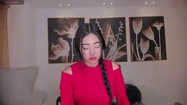 Snapshot of ScarlettBlaze_ chatting on 11.27.25 ScarlettBlaze online show from 11.27.25