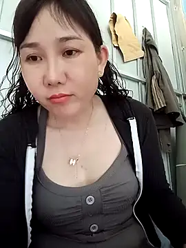 Snapshot of Ana-love2025 chatting on 11.12.25 Ana-love2025 online show from 11.12.25