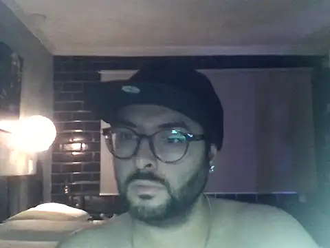 Snapshot of RickdeSP chatting on 11.17.25 RickdeSP online show from 11.17.25