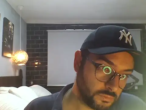 Snapshot of RickdeSP chatting on 11.18.25 RickdeSP online show from 11.18.25