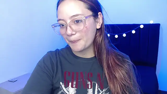 Red Lola  online show from 11.02.25