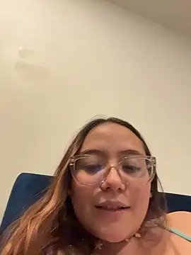 Red Lola  online show from 12.15.25