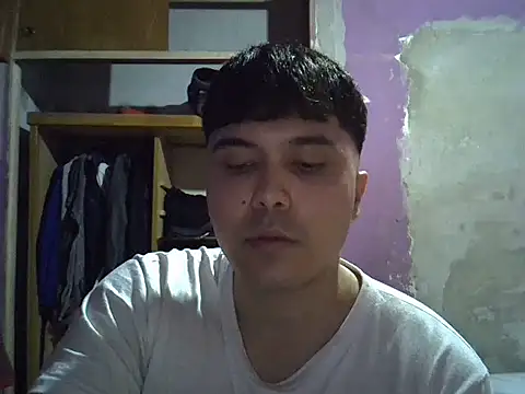 Snapshot of CuteAlexBoy chatting on 10.18.25 CuteAlexBoy online show from 10.18.25