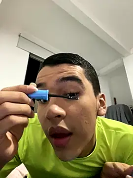 emma19  online show from 10.24.25