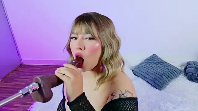 Snapshot of Celesttebloom__ chatting on 10.28.25 Celesttebloom   online show from 10.28.25