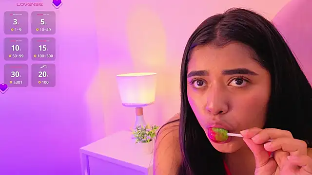 Sophiia 77 online show from 11.21.25