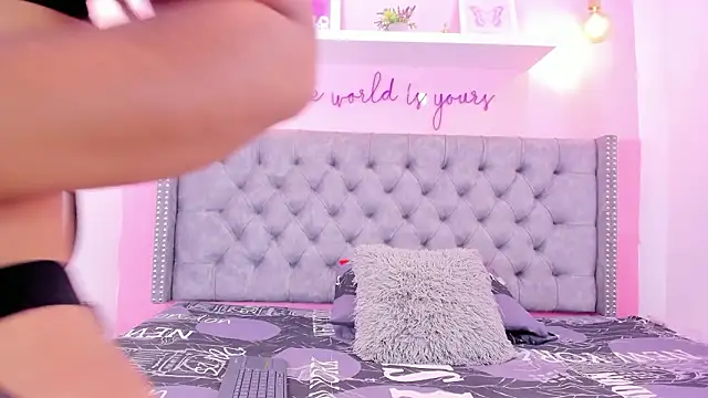 Sophiia 77 online show from 02.04.26