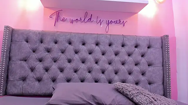 Sophiia 77 online show from 02.08.26