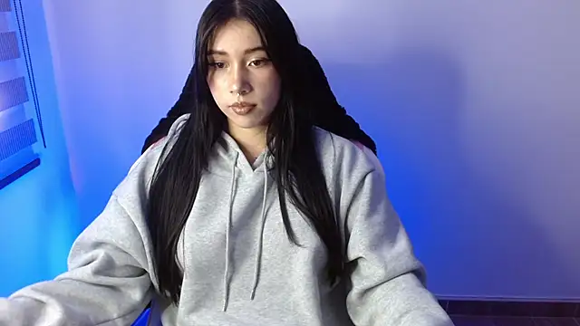 Snapshot of kathy_de chatting on 12.20.25 kathy de online show from 12.20.25