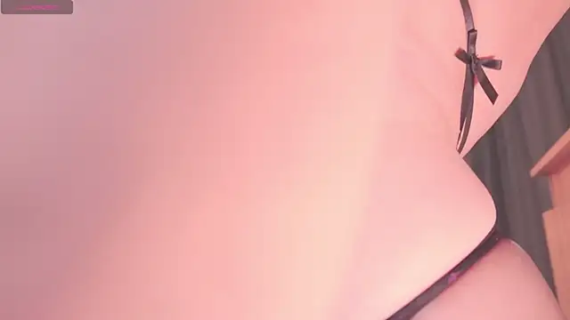 Snapshot of ElodieRousse_ chatting on 11.26.25 ElodieRousse online show from 11.26.25