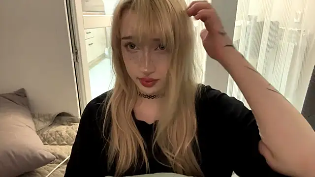 Milkmoriee online show from 10.18.25