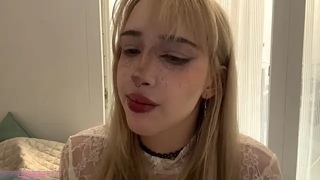 Milkmoriee online show from 10.19.25