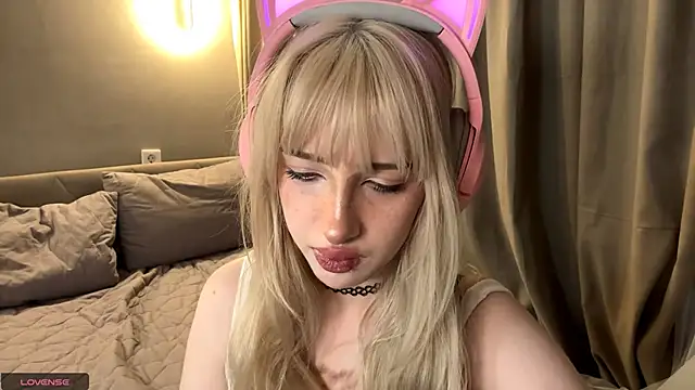 Milkmoriee online show from 10.29.25