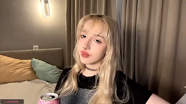 Milkmoriee online show from 11.14.25