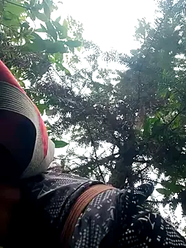 Snapshot of nui-show chatting on 10.21.25 nui-show online show from 10.21.25