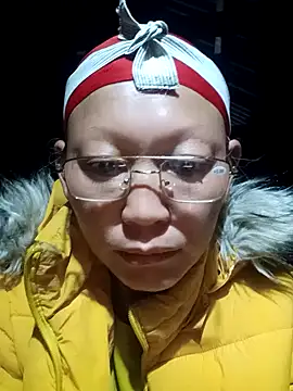 Snapshot of nui-show chatting on 10.30.25 nui-show online show from 10.30.25