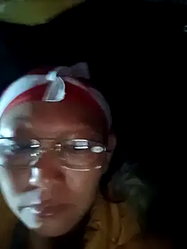 Snapshot of nui-show chatting on 10.31.25 nui-show online show from 10.31.25