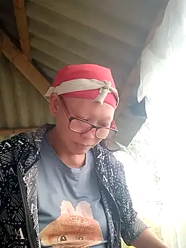 Snapshot of nui-show chatting on 11.08.25 nui-show online show from 11.08.25