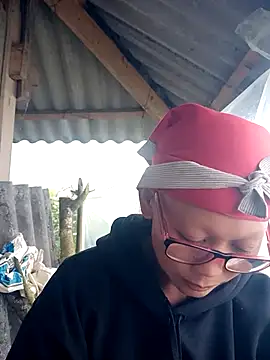 Snapshot of nui-show chatting on 11.11.25 nui-show online show from 11.11.25