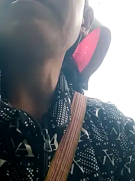 Snapshot of nui-show chatting on 11.14.25 nui-show online show from 11.14.25