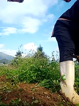 Snapshot of nui-show chatting on 11.16.25 nui-show online show from 11.16.25