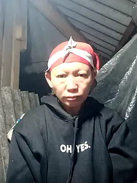 Snapshot of nui-show chatting on 11.17.25 nui-show online show from 11.17.25