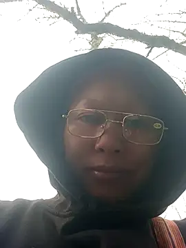 Snapshot of nui-show chatting on 11.19.25 nui-show online show from 11.19.25