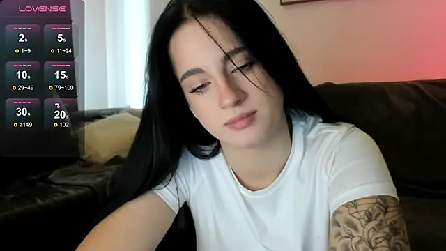 Snapshot of LexiSinnn chatting on 11.13.25 LexiSinnn online show from 11.13.25