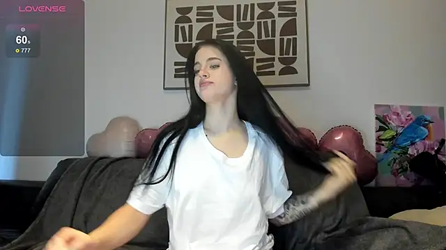 Snapshot of LexiSinnn chatting on 11.27.25 LexiSinnn online show from 11.27.25