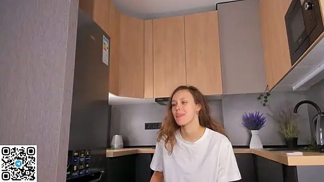 Snapshot of FoxFever chatting on 11.24.25 FoxFever online show from 11.24.25