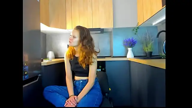 Snapshot of FoxFever chatting on 11.25.25 FoxFever online show from 11.25.25