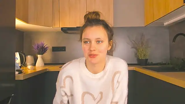 Snapshot of FoxFever chatting on 12.03.25 FoxFever online show from 12.03.25