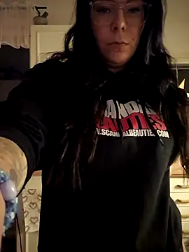 Snapshot of NordicNaughty chatting on 11.26.25 NordicNaughty online show from 11.26.25