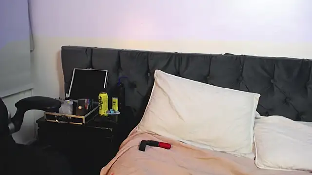 jadeandsamuel online show from 10.26.25