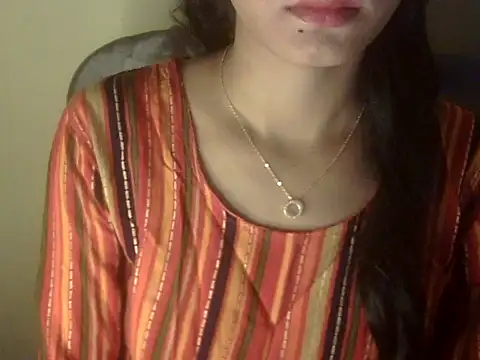 Snapshot of Shezi_N chatting on 04.22.26 Shezi N online show from 04.22.26