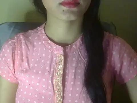 Snapshot of Shezi_N chatting on 04.26.26 Shezi N online show from 04.26.26