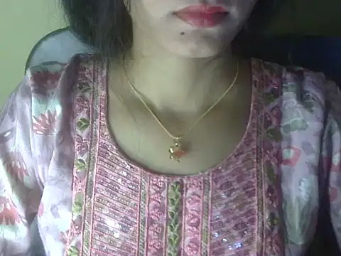 Snapshot of Shezi_N chatting on 04.29.26 Shezi N online show from 04.29.26