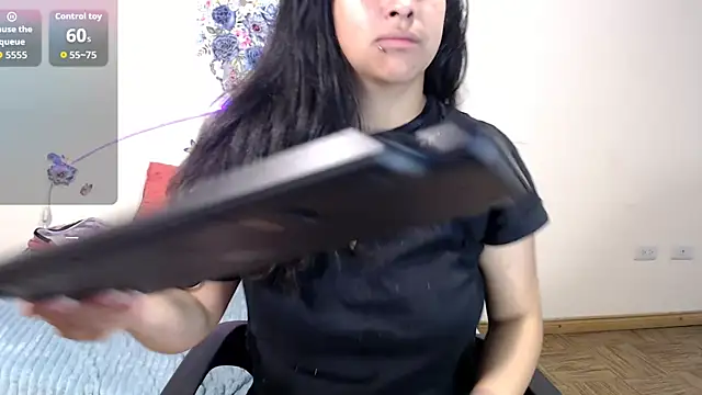 Snapshot of DANYXS chatting on 11.17.25 DANYXS online show from 11.17.25