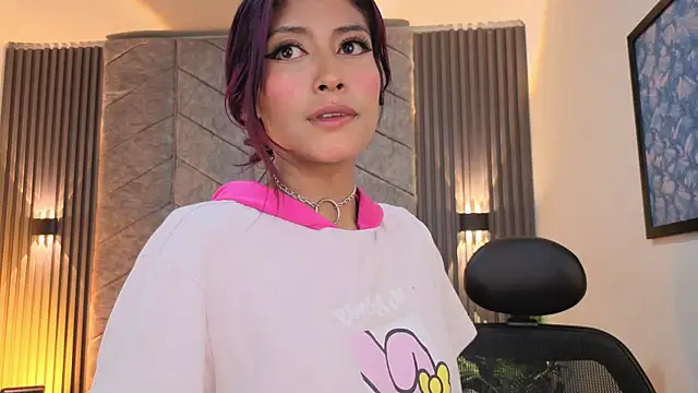 Snapshot of Rynka_ chatting on 11.27.25 Rynka online show from 11.27.25