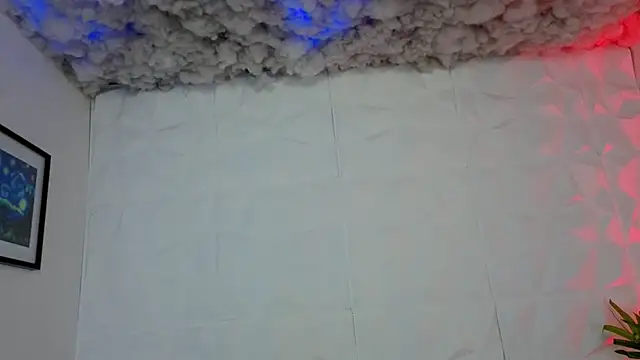 Snapshot of Rynka_ chatting on 11.30.25 Rynka online show from 11.30.25